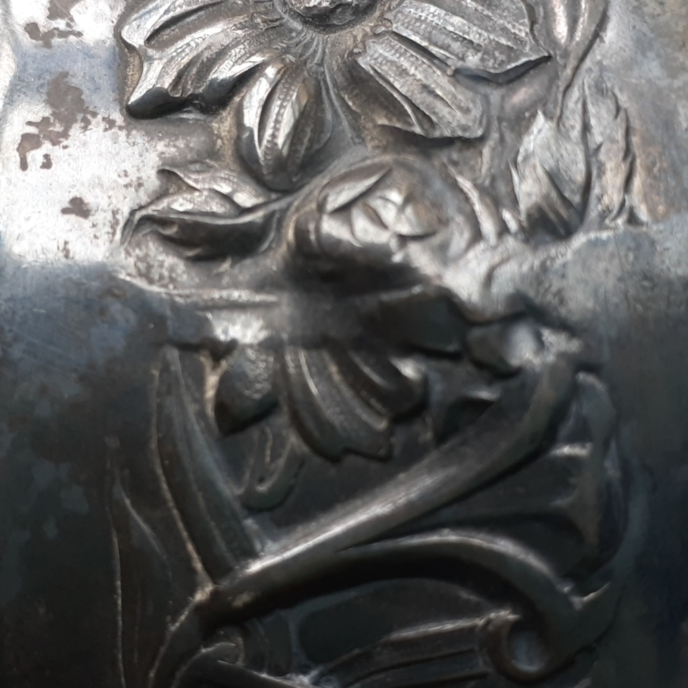 Victorian Silver-Plated Repousse Jewelry Cask/Box - Picture 9 of 10